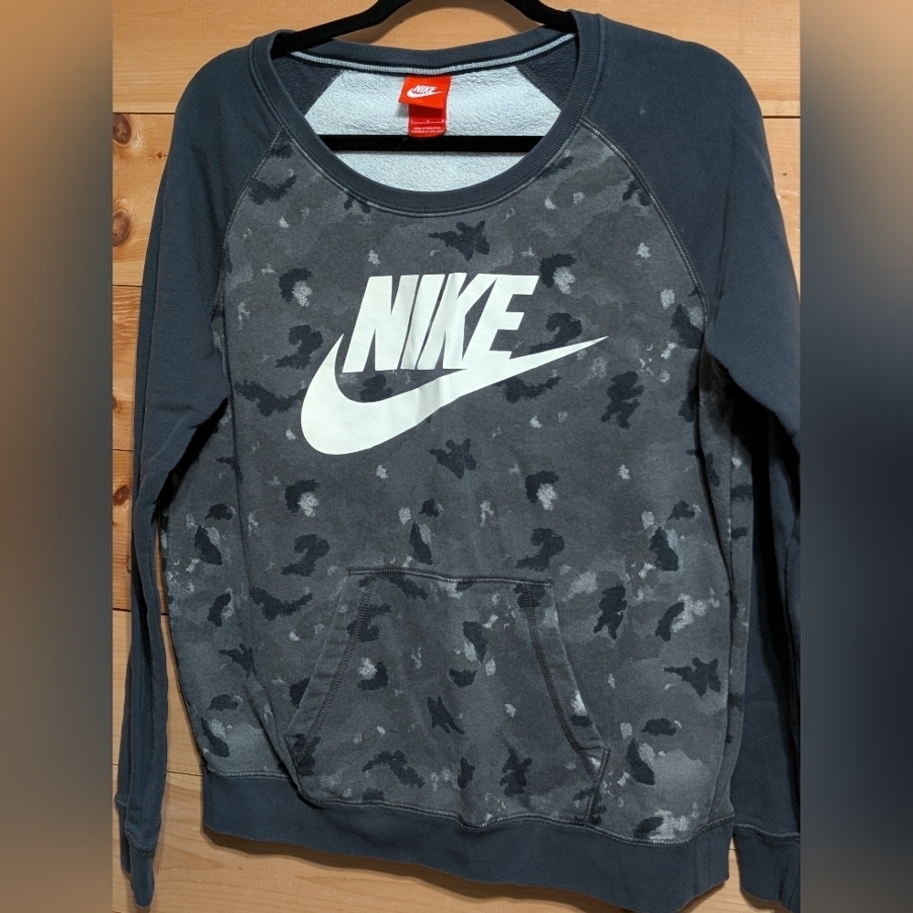 Nike Womens Dark Gray Camo Sweatshirt ... Excellent Condition, Used 1x